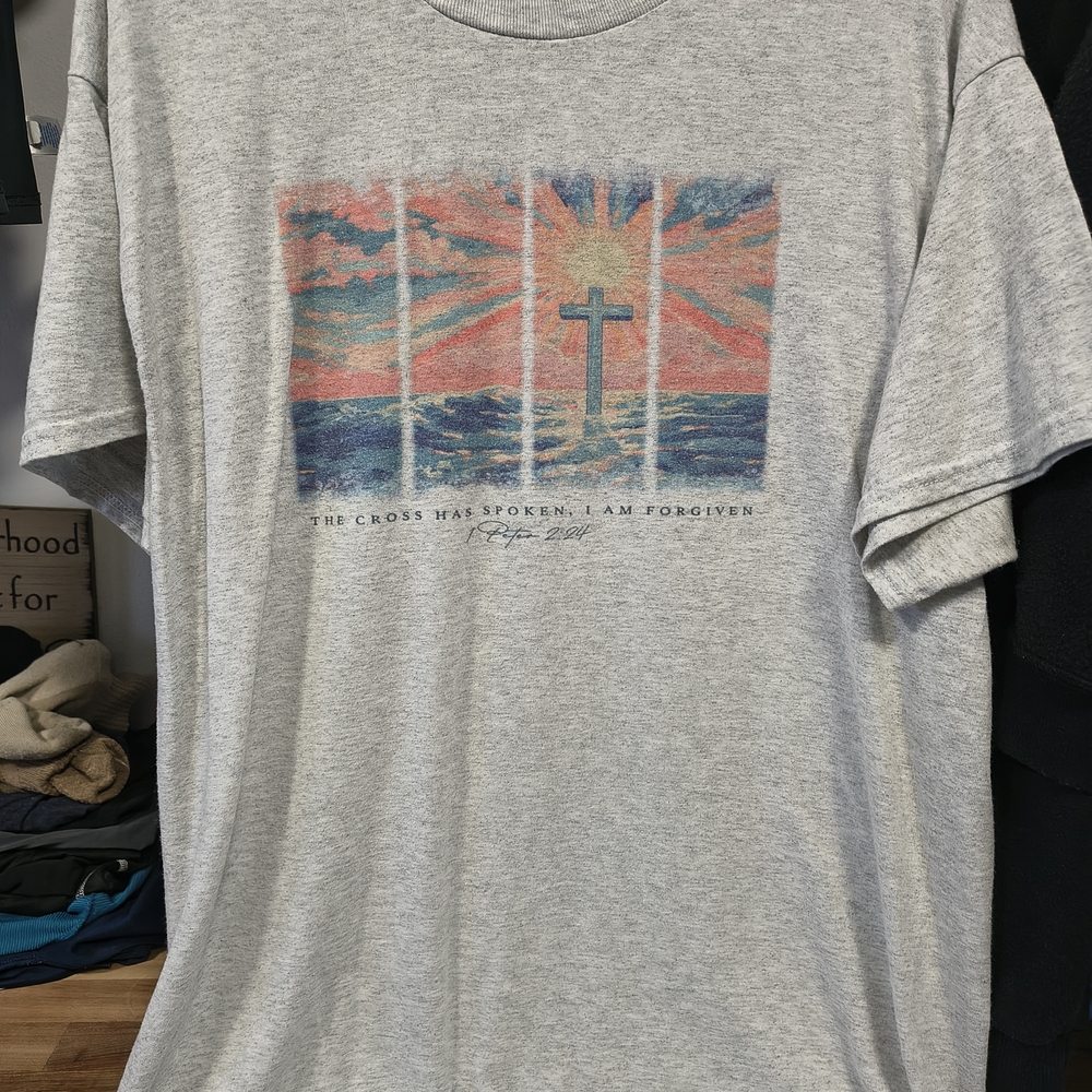 Graphic Short Sleeve Tee with Cross Sunset Design - Light Gray